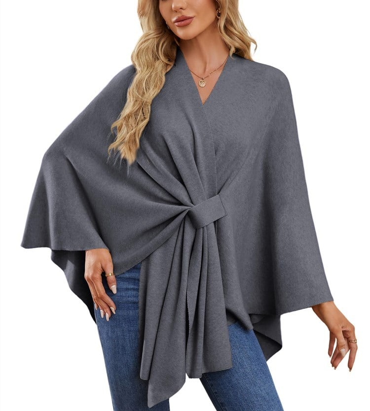 Elegantti edestä avoin kietaisuneule ja poncho