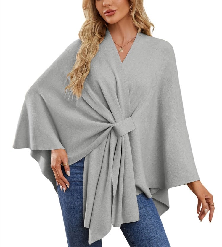 Elegantti edestä avoin kietaisuneule ja poncho