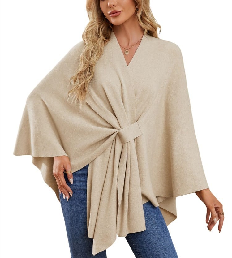 Elegantti edestä avoin kietaisuneule ja poncho
