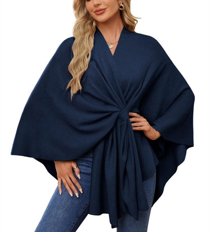 Elegantti edestä avoin kietaisuneule ja poncho