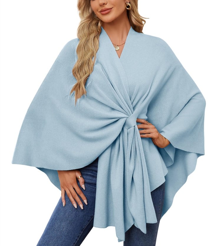 Elegantti edestä avoin kietaisuneule ja poncho
