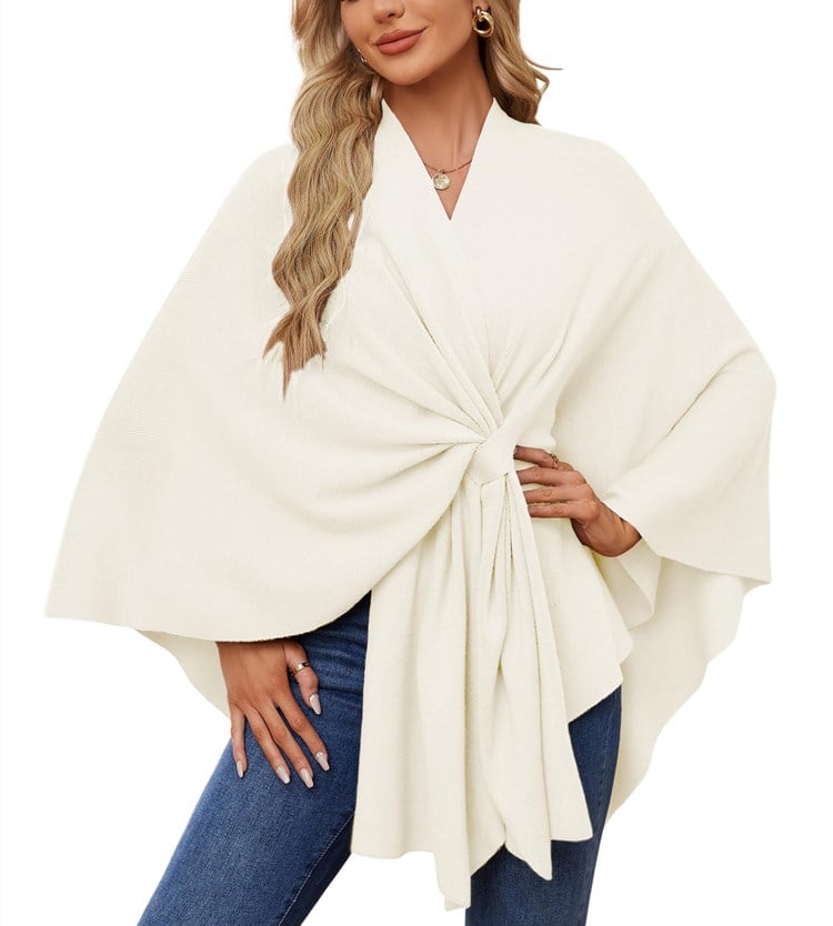 Elegantti edestä avoin kietaisuneule ja poncho