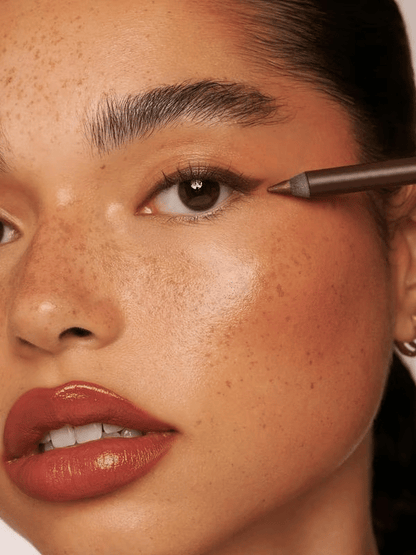 🎁Osta 1, saat 1 ilmaiseksi🔥-🌟24 tuntia kestävä eyeliner duo -teroitettava silmänympäryskynä💦