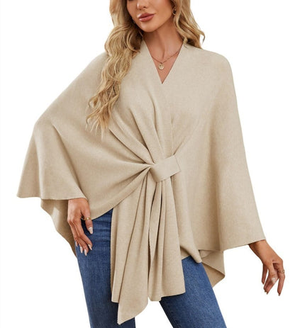 Elegantti edestä avoin kietaisuneule ja poncho