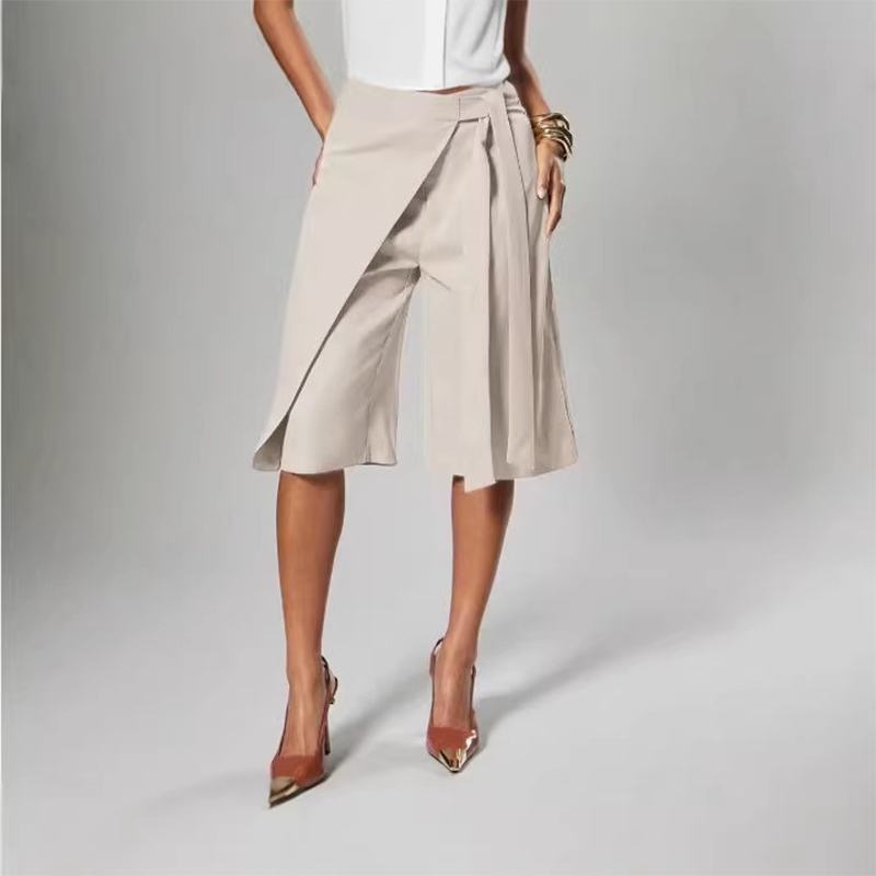 Snygga culottes med knytning framtill och vida ben för damer