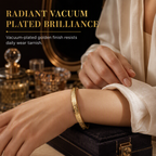 🌸 50% RABATT! ✨ 18K vakuumpläterad titaniumstålarmband – Strålande spegelliknande finish, intrikat graverad text & missfärgningsfritt premiumstål – Hypoallergen elegans för dagligt bruk 💛